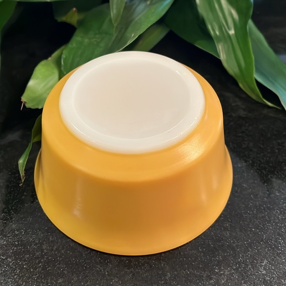 Rare Hazel Atlas Ovide Cereal Bowl - Color Butterscotch - Picture 2 of 4